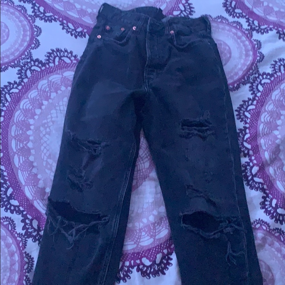 such a cute pair of mom jeans